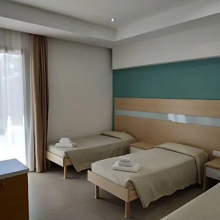 Albatros Hotel Отель